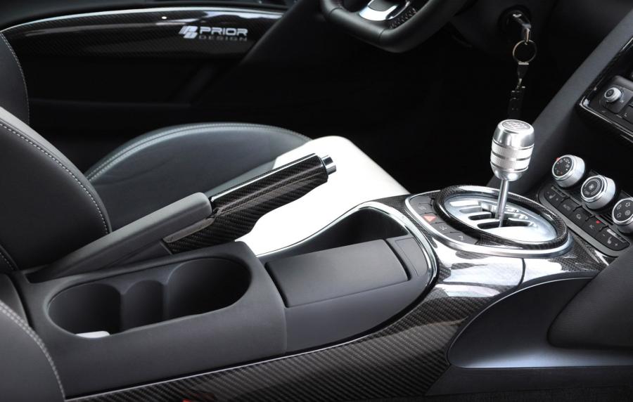 Интерьер Audi R8 by Prior Design 2010 года  (фото 15 из 23)
